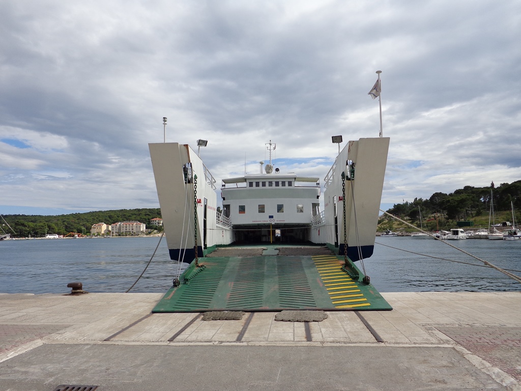 Fährterminal Makarska, Autofähr Abfahrten von Makarska